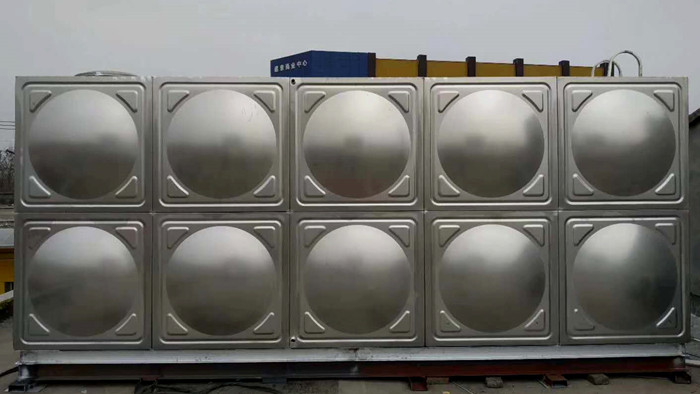 方形不銹鋼水箱安裝時(shí)需要注意哪些問(wèn)題?